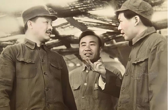 1964年，賀龍請示偉人能否取消軍銜，偉人是怎麼回應的？