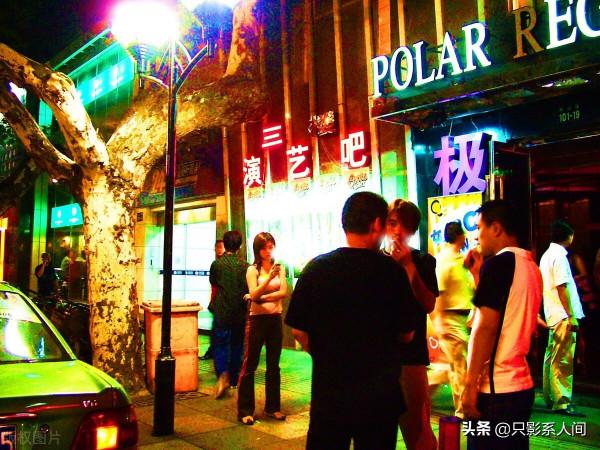 肺癌晚期，丈夫卻堅持讓她住在醫院，你以為是丈夫有情有義？