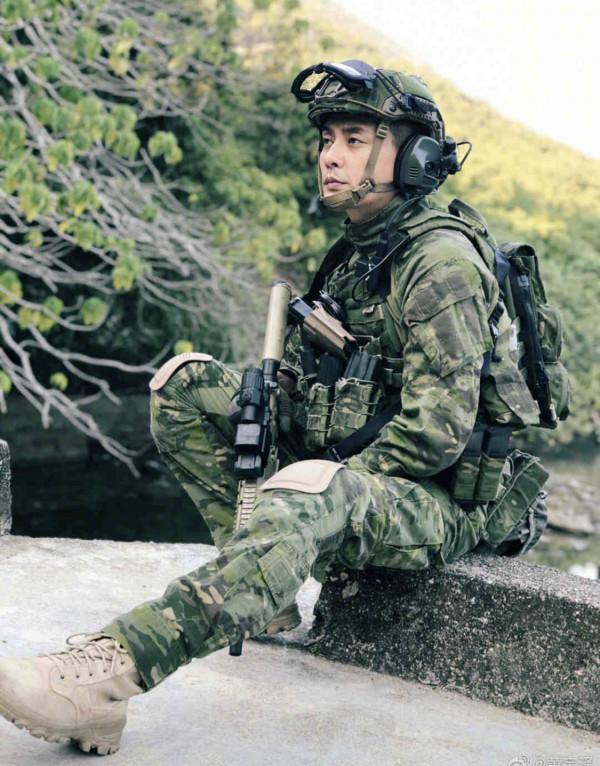 《飛虎之壯志英雄》網友不滿範sir領飯盒,蔡思貝被刷屏炮轟 《飛虎之壯志英雄》網友不滿範sir領飯盒,蔡思貝被刷屏炮轟