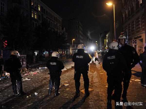 德國7歲女孩慘死,真兇卻判無罪,女孩母親連開8槍在法庭擊斃兇手 德國7歲女孩慘死,真兇卻判無罪,女孩母親連開8槍在法庭擊斃兇手