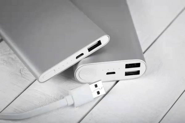 被蘋果取消授權，核心產品收入銷量雙降，和宏股份成長性遭質疑