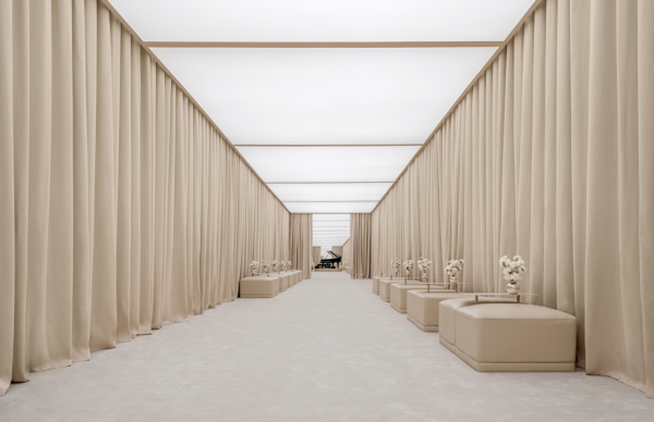 香奈兒粗鏈條流浪包兼具搖滾與詩意，BALENCIAGA第50季高定展登陸上海丨是日美好事物