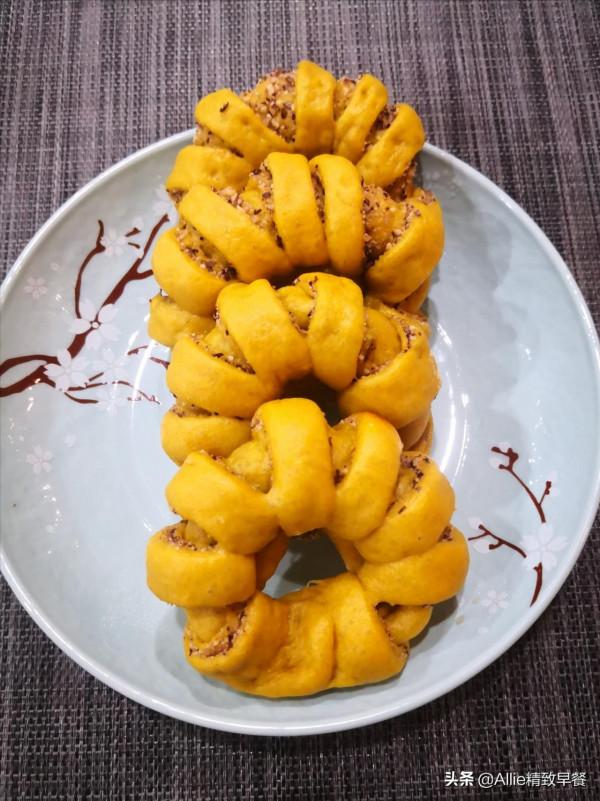 早餐不知道吃什麼，看看我的營養早餐，有葷有素有粗糧，真全面