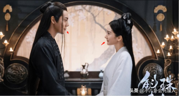 讓人笑著齣戲的演員特徵，黃軒的短手、楊冪的鼻孔、大寶貝的微笑