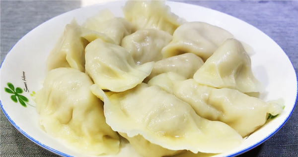 正月初六返程上班，別忘吃7種離別飯，帶3種吉祥果，寓意家順業順