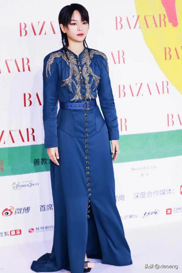 2021芭莎慈善夜,周筆暢現場高畫質照 2021芭莎慈善夜,周筆暢現場高畫質照