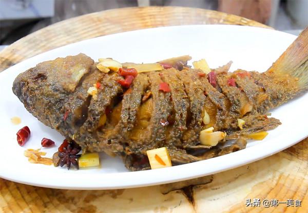 家常紅燒魚很多人都不會做，廚師長教你小技巧，鮮嫩多汁，外皮酥