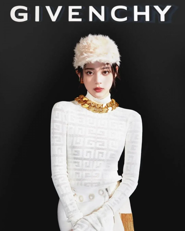 Nabi的富家千金風,終於找到了其中的穿搭精髓 Nabi的富家千金風,終於找到了其中的穿搭精髓