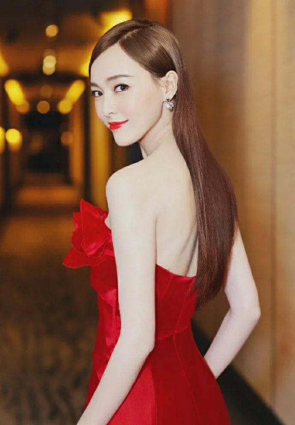 唐嫣:溫婉大方美麗動人高畫質寫真集(1) 唐嫣:溫婉大方美麗動人高畫質寫真集(1)