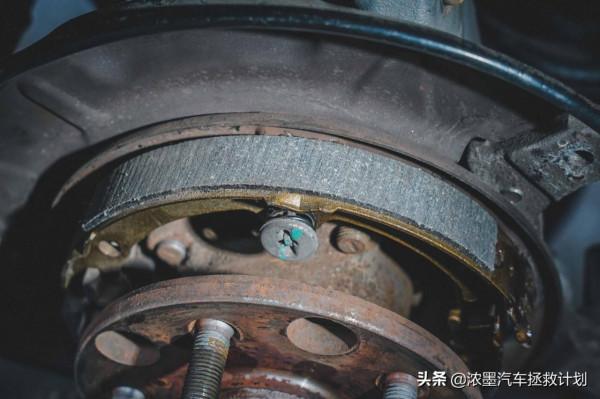 「奇怪の風」修復一臺行駛異響漏風的豐田皇冠，守護經典再次動人