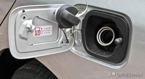 汽車油箱進水怎麼辦？汽車油箱進水的解決辦法