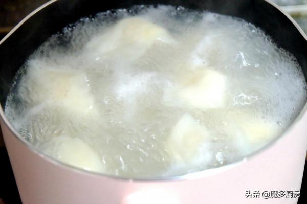 天冷了,花10分鐘時間煮一鍋餛飩麵,吃得暖暖和和的,簡單又美味 天冷了,花10分鐘時間煮一鍋餛飩麵,吃得暖暖和和的,簡單又美味