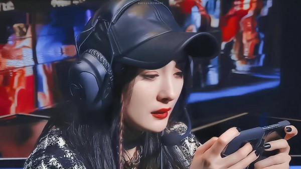 女明星電競少女圖合集:趙麗穎、楊冪、迪麗熱巴、Angelababy 女明星電競少女圖合集:趙麗穎、楊冪、迪麗熱巴、Angelababy