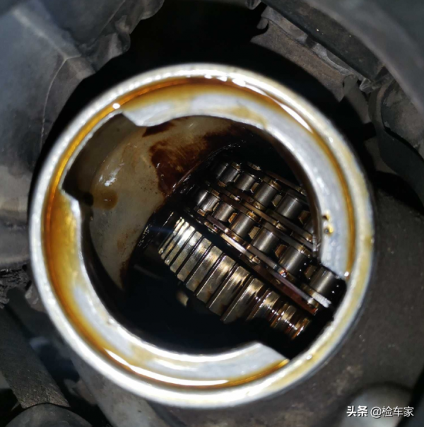 5萬買臺賓士E級,外表光鮮亮麗內飾破敗不堪,網友:就怕養不起 5萬買臺賓士E級,外表光鮮亮麗內飾破敗不堪,網友:就怕養不起