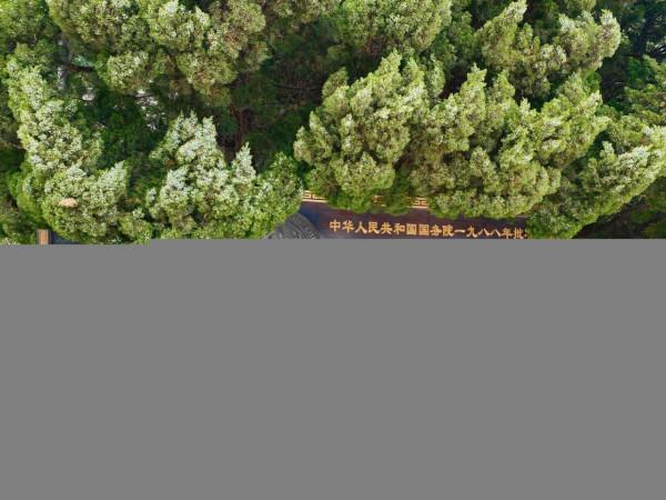 山東煙臺著名的5A級景區，歷史悠久，被譽為“中國四大名樓”之一