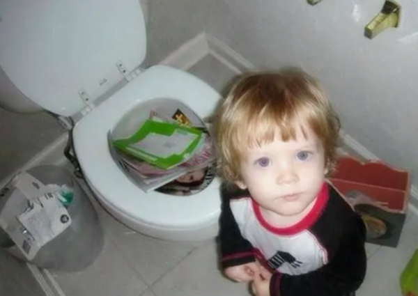 2歲內的寶寶有些行為很討厭,實際卻在變聰明,媽媽不要一味嫌棄 2歲內的寶寶有些行為很討厭,實際卻在變聰明,媽媽不要一味嫌棄