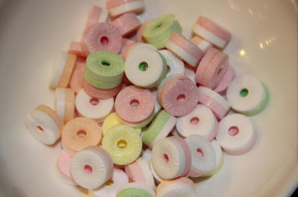 記憶中“難以忘卻”的糖果,每一種都是回不去的甜蜜,你吃過幾種 記憶中“難以忘卻”的糖果,每一種都是回不去的甜蜜,你吃過幾種