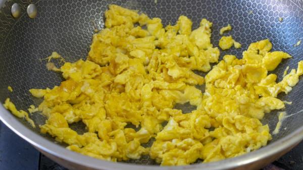 冬天，推薦多吃“2白2綠1黑”，營養又滋潤，增強體力還美味