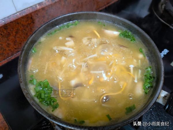 冬天的第一碗湯，不是雞湯羊肉湯而是它，湯鮮味美，天天喝不膩