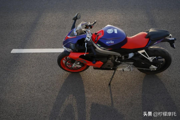 阿普利亞RS660，帥氣的&OpenCurlyDoubleQuote;狠&rdquo;角色
