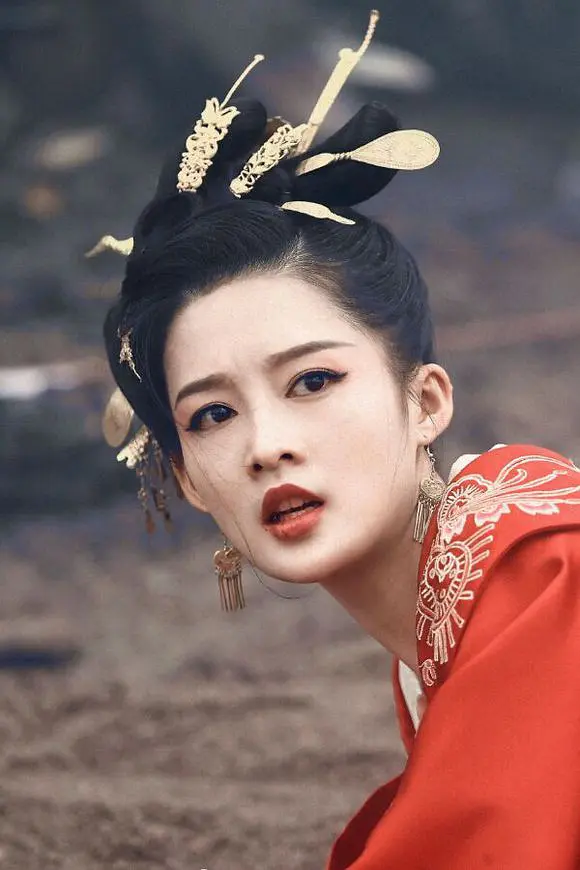 明星化妝也互相模仿？白開水妝容受追捧，有人美出圈有人像沒睡醒