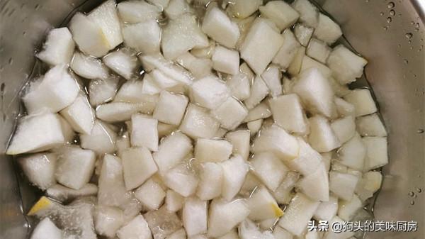 柚子皮扔了太可惜，教你在家做柚子糖，甘甜清香，入口回甘又好吃