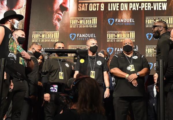 三番戰稱重儀式結束，富里與維爾德體重均破紀錄