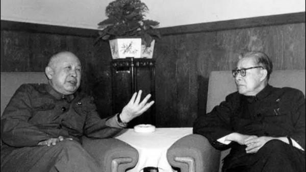 國家到底對錢學森有多重視?看看他身邊那兩個人的身份,就明白了 國家到底對錢學森有多重視?看看他身邊那兩個人的身份,就明白了