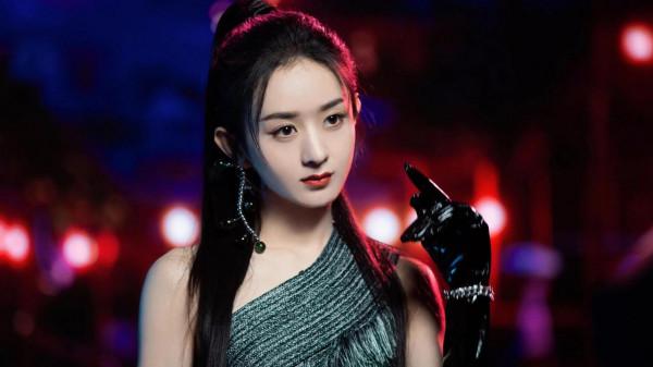 趙麗穎像爬山虎一樣的女人，柔軟而堅韌，從不起眼到滿枝開花