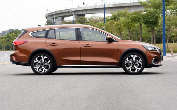 玩樂還是居家？福特福克斯獵裝版VS豐田卡羅拉