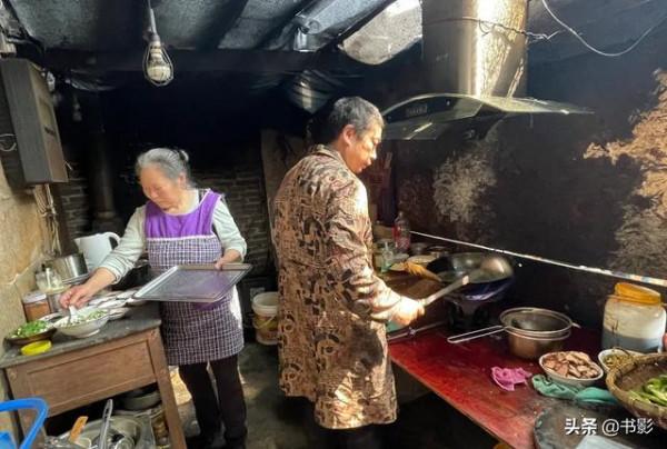 重慶遊不一樣玩法：乘綠皮火車逛廢棄古鎮，賞中國第二鐵路大橋