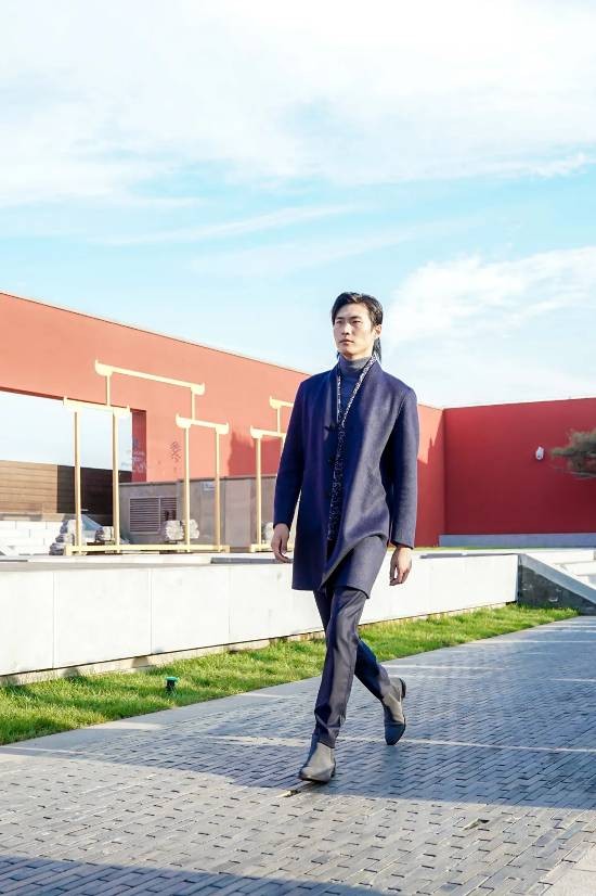 “凌龍×度兮”秋冬時裝釋出會亮相北京隆福文化中心 “凌龍×度兮”秋冬時裝釋出會亮相北京隆福文化中心