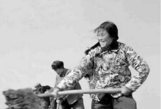 45年前，那個撿到158克拉特大鑽石，捐給國家的女孩，如今怎樣了