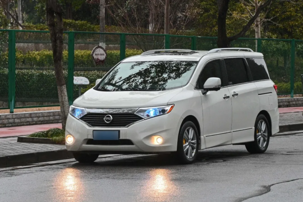 3.5L六缸日產貴士，二手26.98萬，宜商宜家