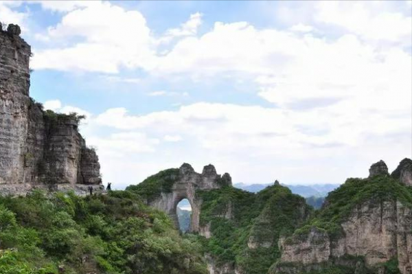 巍巍太行：蠶姑坨