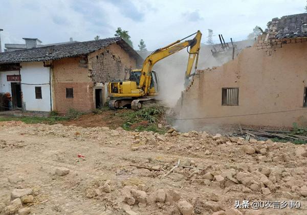 農村迎來新一輪“清房”行動,每個村都涉及,村民:爛房子要拆 農村迎來新一輪“清房”行動,每個村都涉及,村民:爛房子要拆