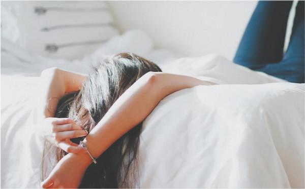 八個不要溼著頭髮入睡的理由,不看不知道,頭痛也是它影響 八個不要溼著頭髮入睡的理由,不看不知道,頭痛也是它影響