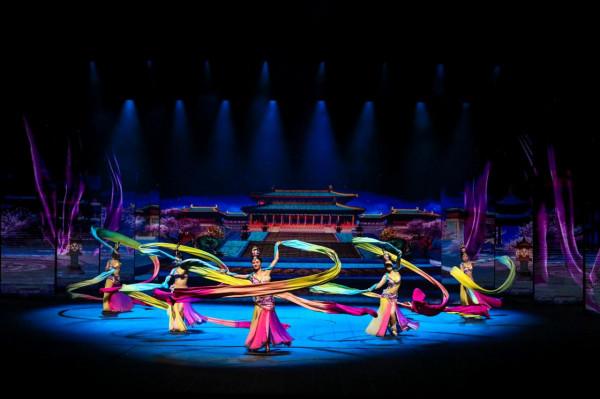 暑假，帶娃來桂林千古情放肆撒野，看精彩演出，重返侏羅紀