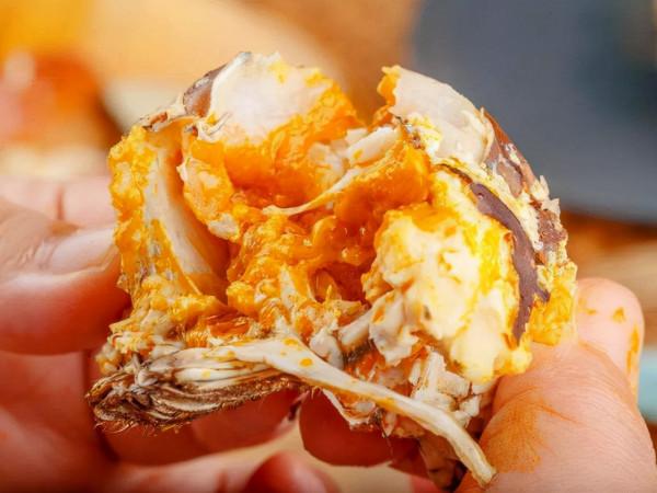 安徽6個女孩去自助餐廳,進店直奔螃蟹櫃檯,吃掉154只螃蟹欲回本 安徽6個女孩去自助餐廳,進店直奔螃蟹櫃檯,吃掉154只螃蟹欲回本