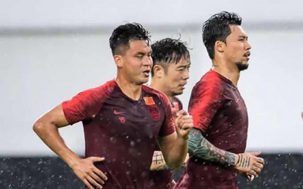 上港從國足集訓隊挖人早有先例！記者也怒了：良心何在？