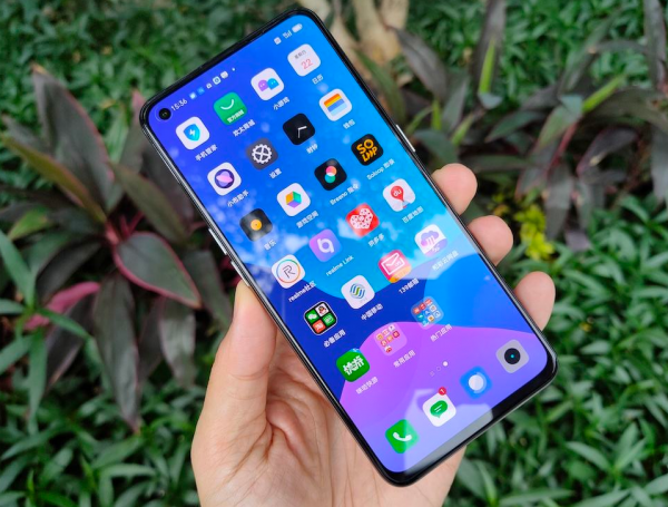 放棄華為，選這3款價效比高的手機，僅需一半價格，還能再用三年