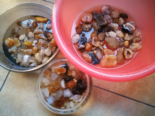 撿瑪瑙,來內蒙古火山草原,讓你撿得不想回家 撿瑪瑙,來內蒙古火山草原,讓你撿得不想回家