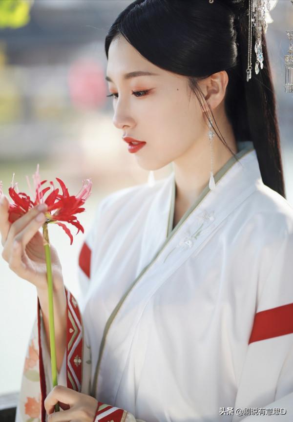 離開“鄺露仙子”的光環，杜雨宸連拍爛劇，她的事業早已跌落谷底