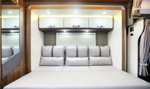 超大投影秒變家庭影院:寬大V8 plus 實用兼具高顏值 大家庭舒心選擇 超大投影秒變家庭影院:寬大V8 plus 實用兼具高顏值 大家庭舒心選擇