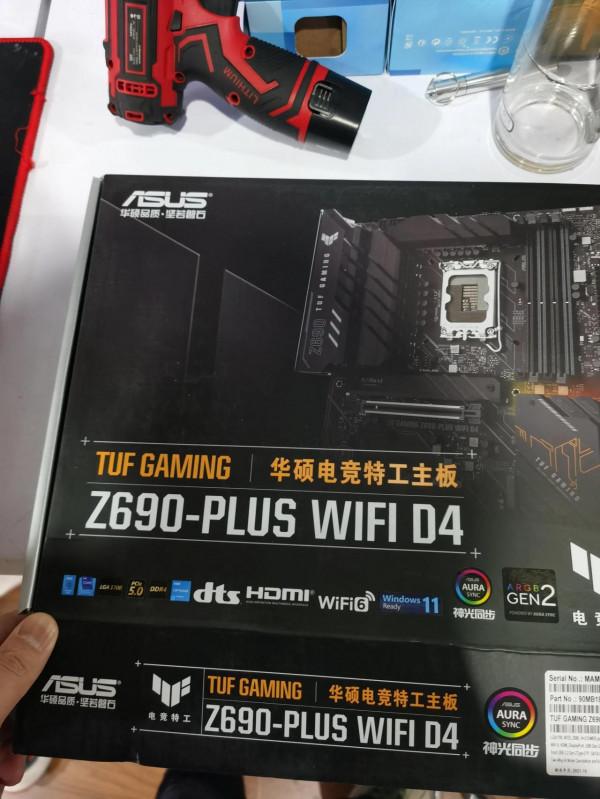 今天有人裝了一套i7-12700KF 今天有人裝了一套i7-12700KF