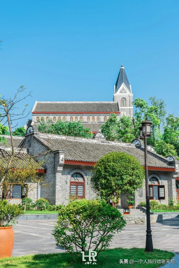 苦等5年終通高鐵！這座比成都還巴適的酒城，為了吃也要去一趟