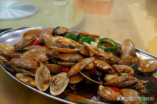 廣東這家店晚上才營業,炸雲吞蒸雲吞堪稱一絕,位置偏僻也擠滿人 廣東這家店晚上才營業,炸雲吞蒸雲吞堪稱一絕,位置偏僻也擠滿人