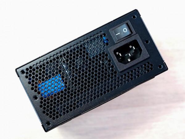 穩定最重要！攢臺ITX主機，還可以讓桌面大一點