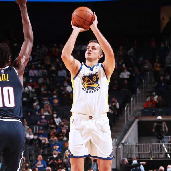 16中10！轟34+13+4！勇士隊白撿個大便宜，庫裡就偷著樂吧