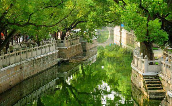 上海一條被摘牌的老街，整頓後仍未復牌，店鋪生意慘淡遊客稀少